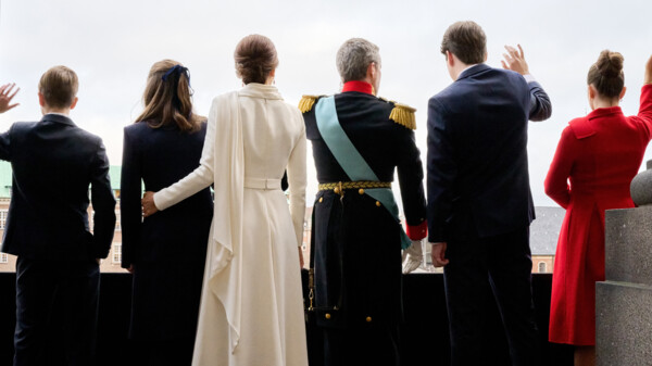 den kongelige familie på balkonen