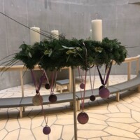 AdventskransTrekronerKirke.jpeg